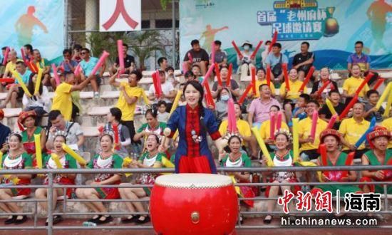 最近我们物色了不少导演，希望能在接下来的几周时间中选定一位